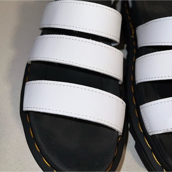 NIB Dr. Martens Blaire Sandals size 7 - Picture 11 of 13